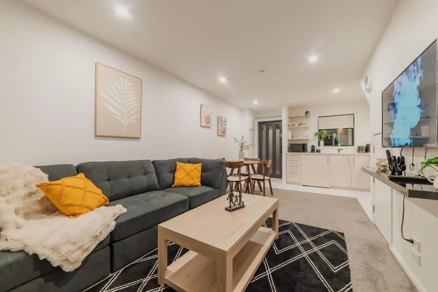 2Br Stay In The City Free Wi-Fi - Gloucester contacts